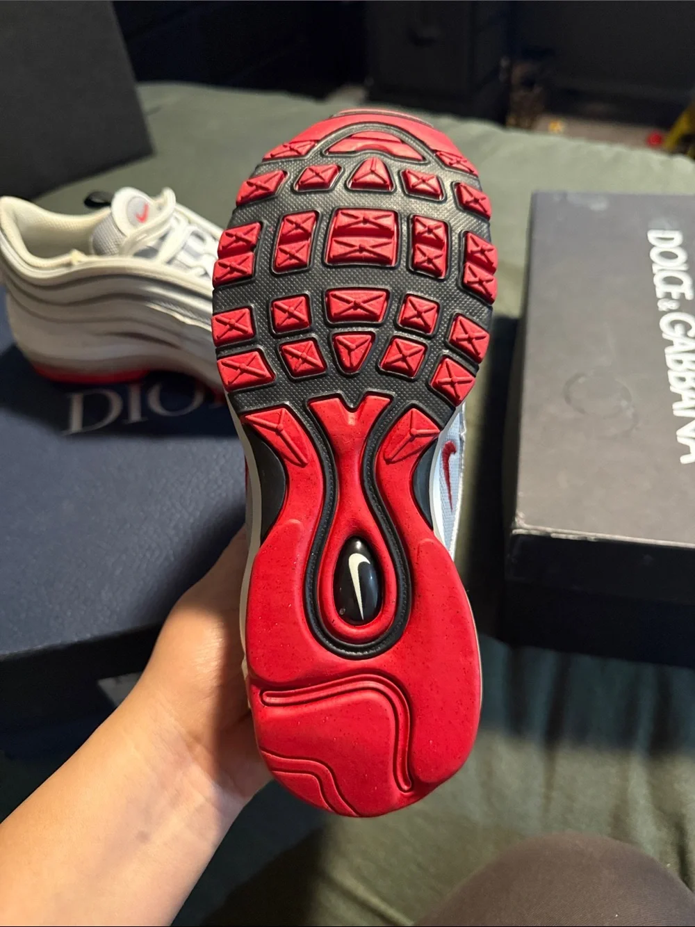 Nike streamlined air